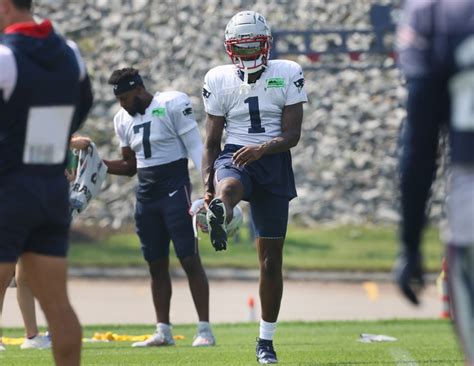 Bill Belichick provides injury updates on two Patriots starters